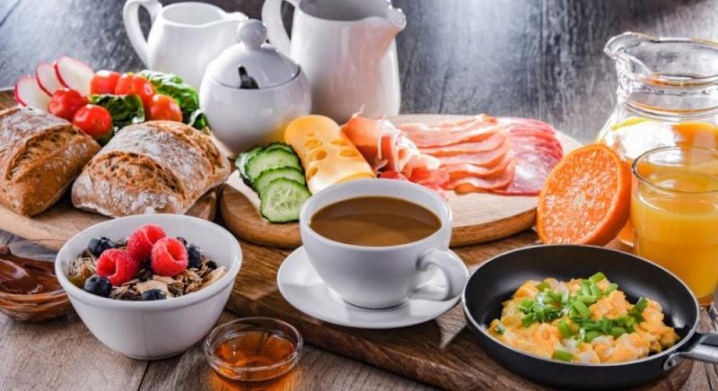 Трьох кардіологів запитали про найкорисніший сніданок для серця, і всі вони одностайно висловилися в одному напрямку.