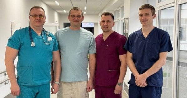 Лікарі-хірурги з Львова успішно вивели 44-річного місцевого жителя, у легені якого застряг 10-сантиметровий шматок скла.