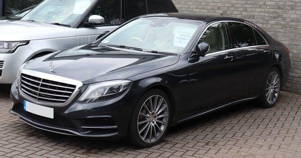 Суд ухвалив рішення надати доньці скандально відомого депутата від ОПЗЖ з Ужгорода право на використання конфіскованого Mercedes.