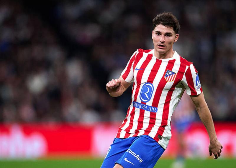 Барселона має намір придбати форварда Атлетіко.