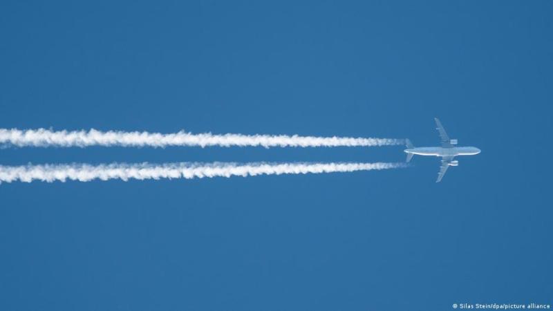 Запаси авіаційного пального зменшуються. Чи означає це кінець недорогих авіаперельотів?